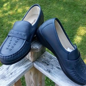 Soft Spots Loafers, Venus Lite, Navy, Sz 8W, New